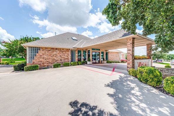 501 W Harwood Rd, Hurst, TX 76054